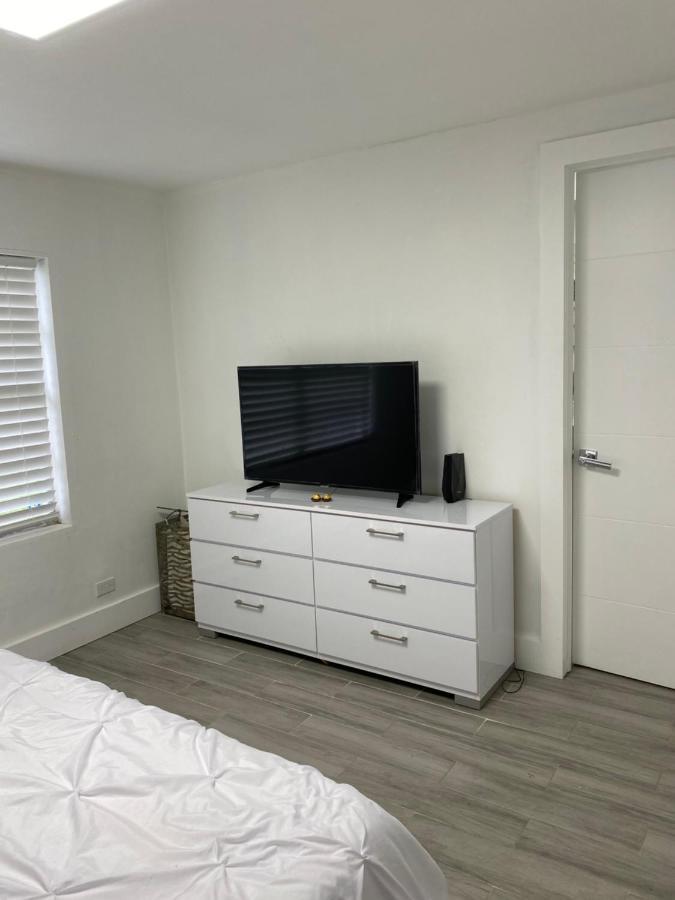 Modern Home, Excellent Location ميامي المظهر الخارجي الصورة